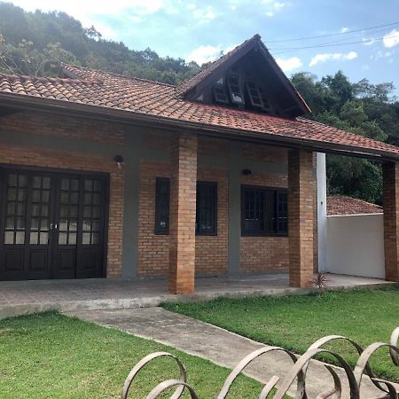 Casa Tijolinho A Vista - 150 Mt Praia Governador Celso Ramos Εξωτερικό φωτογραφία