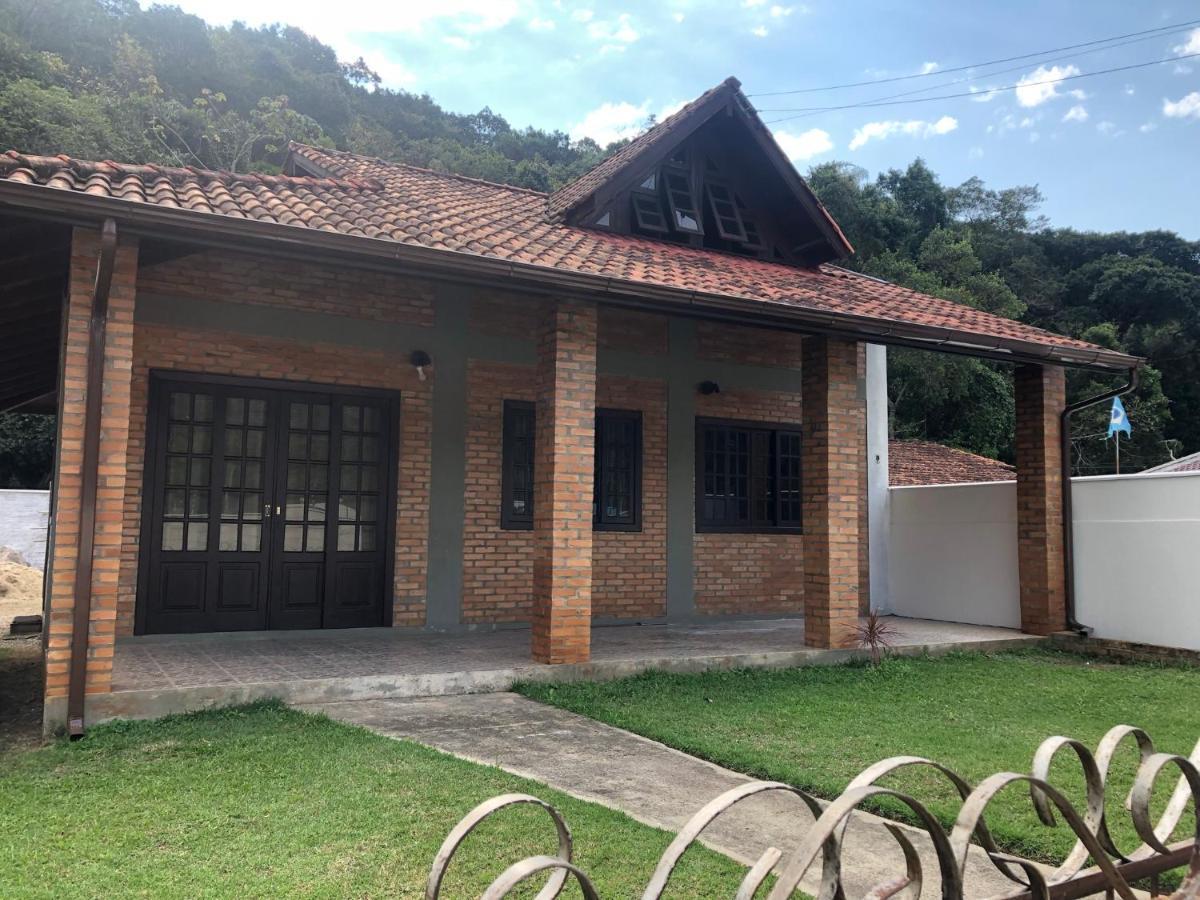 Casa Tijolinho A Vista - 150 Mt Praia Governador Celso Ramos Εξωτερικό φωτογραφία